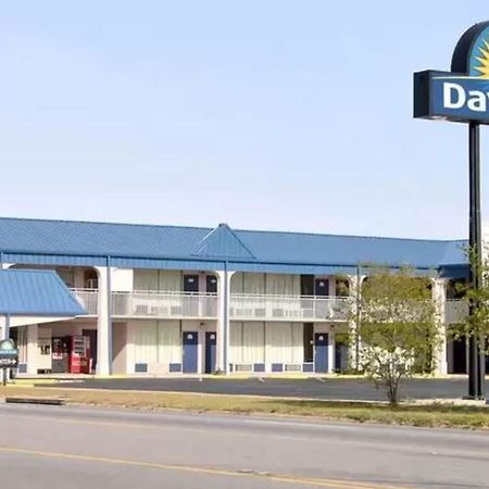 Days Inn By Wyndham Donalsonville Bagian luar foto