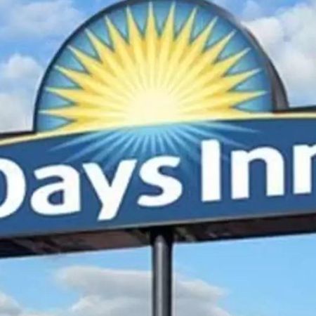 Days Inn By Wyndham Donalsonville Bagian luar foto