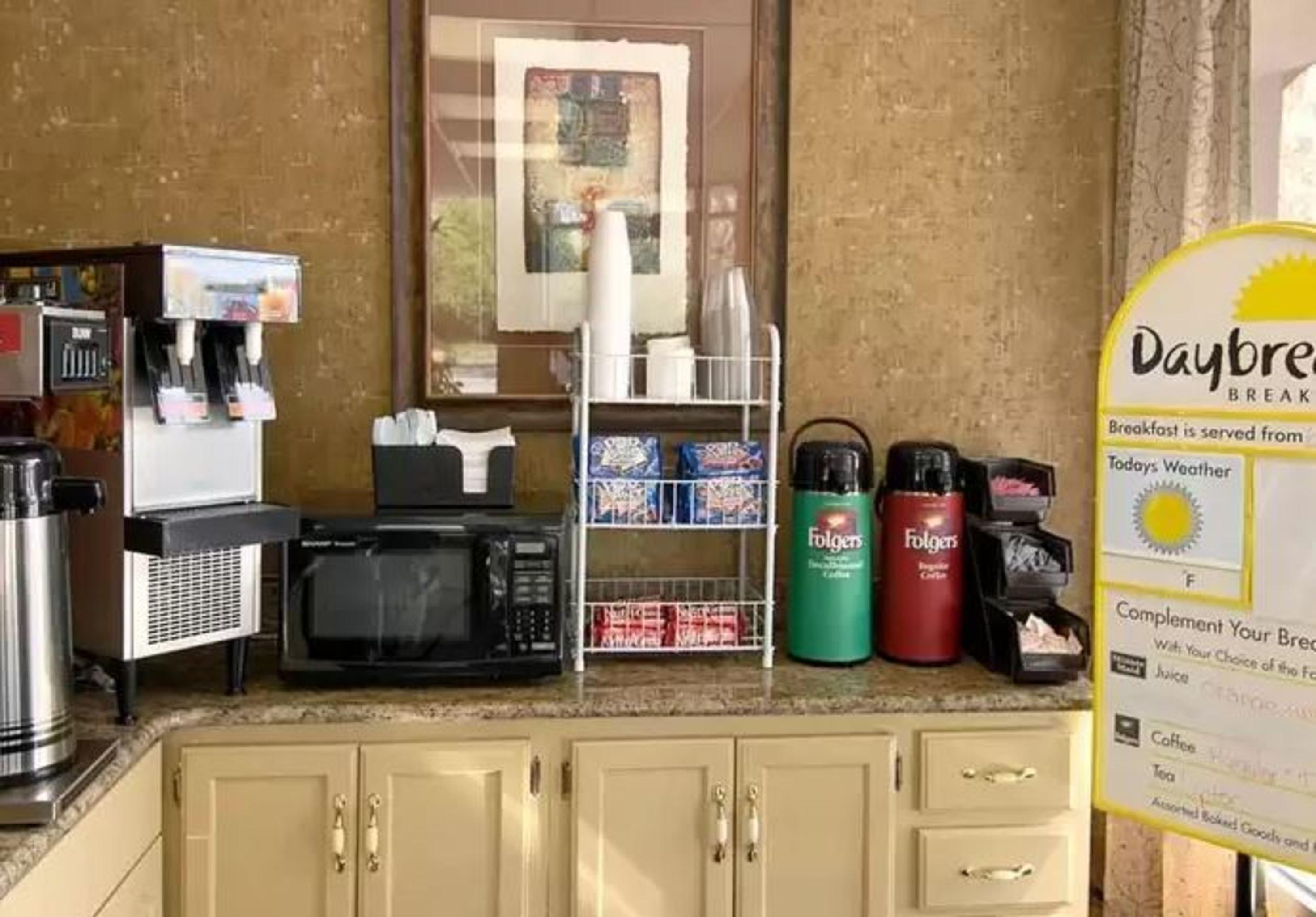 Days Inn By Wyndham Donalsonville Bagian luar foto
