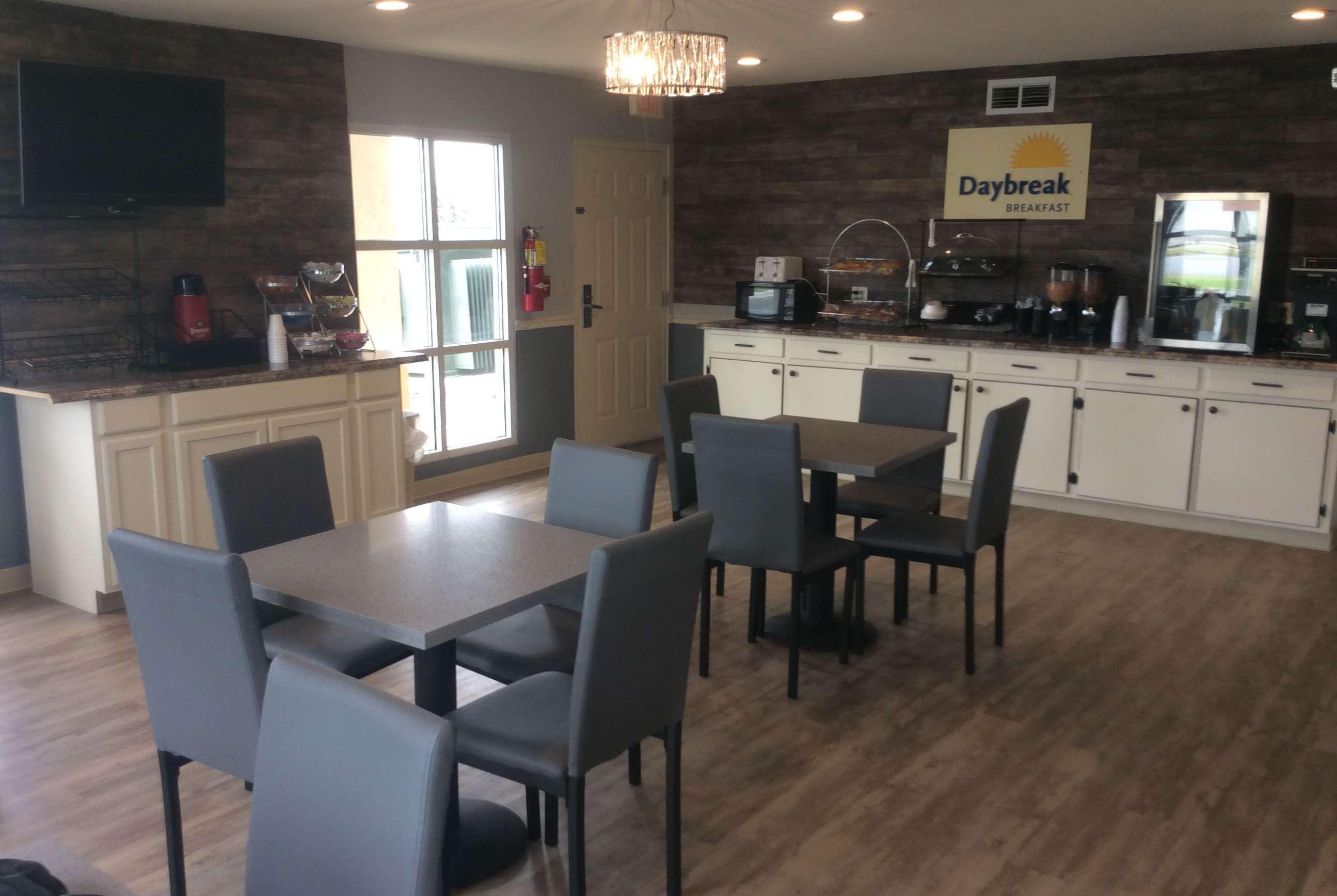 Days Inn By Wyndham Donalsonville Bagian luar foto
