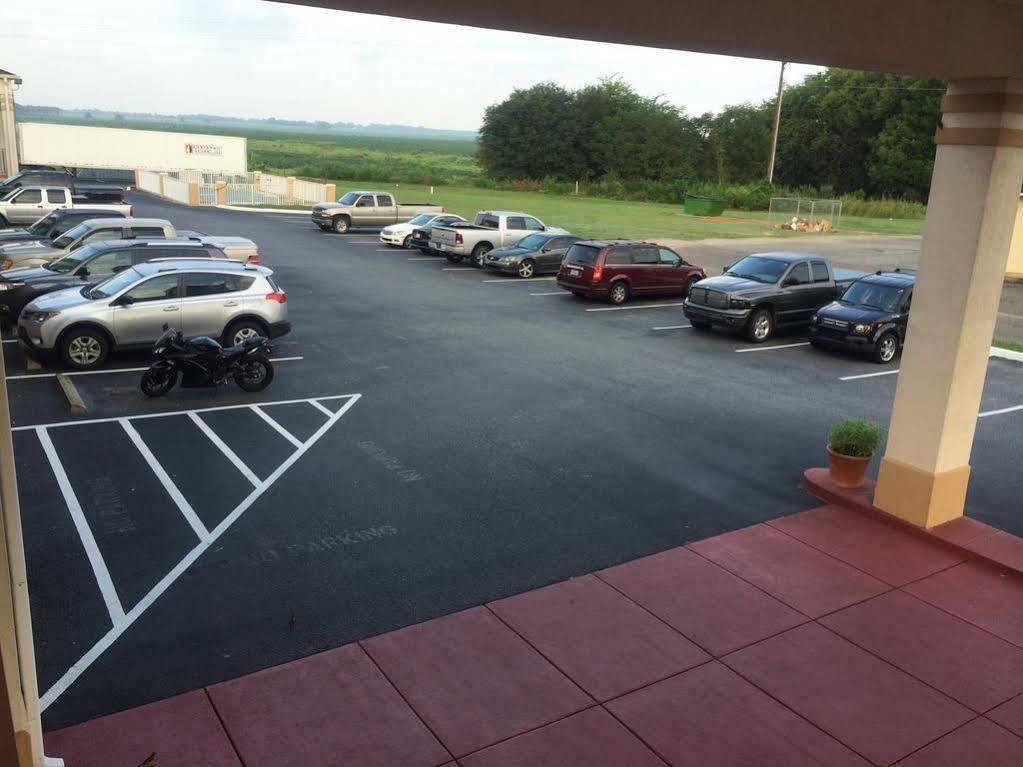 Days Inn By Wyndham Donalsonville Bagian luar foto