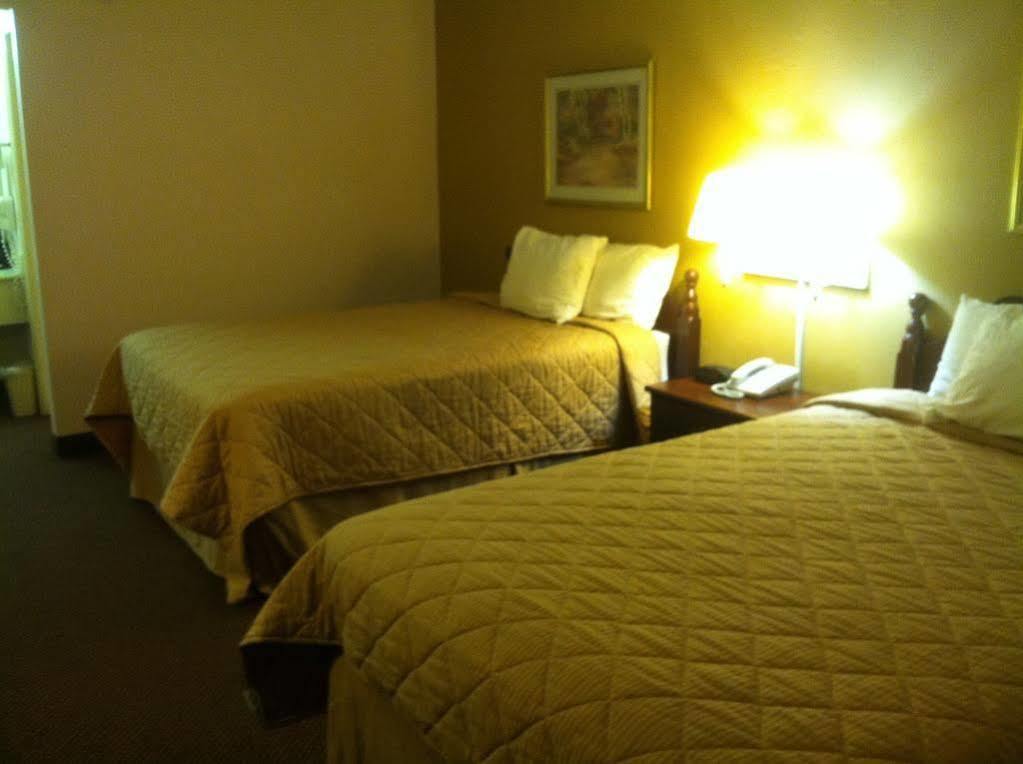 Days Inn By Wyndham Donalsonville Bagian luar foto