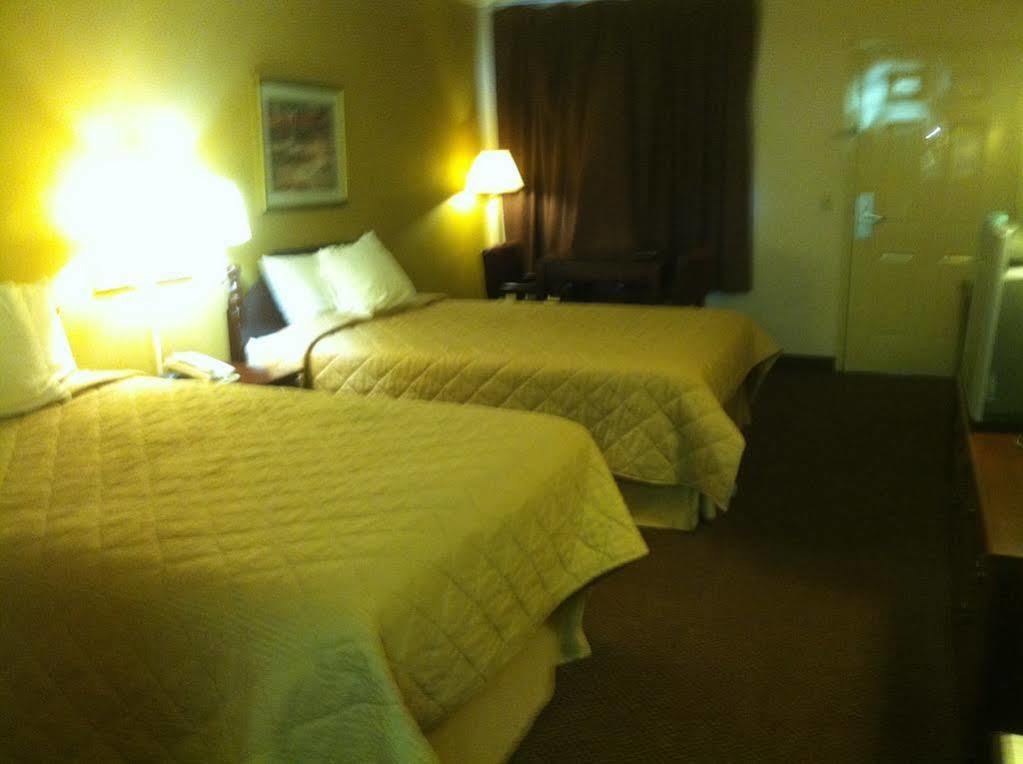 Days Inn By Wyndham Donalsonville Bagian luar foto